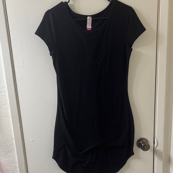 No Boundaries Dresses & Skirts - No Boundaries Classic Black Short Sleeve dress